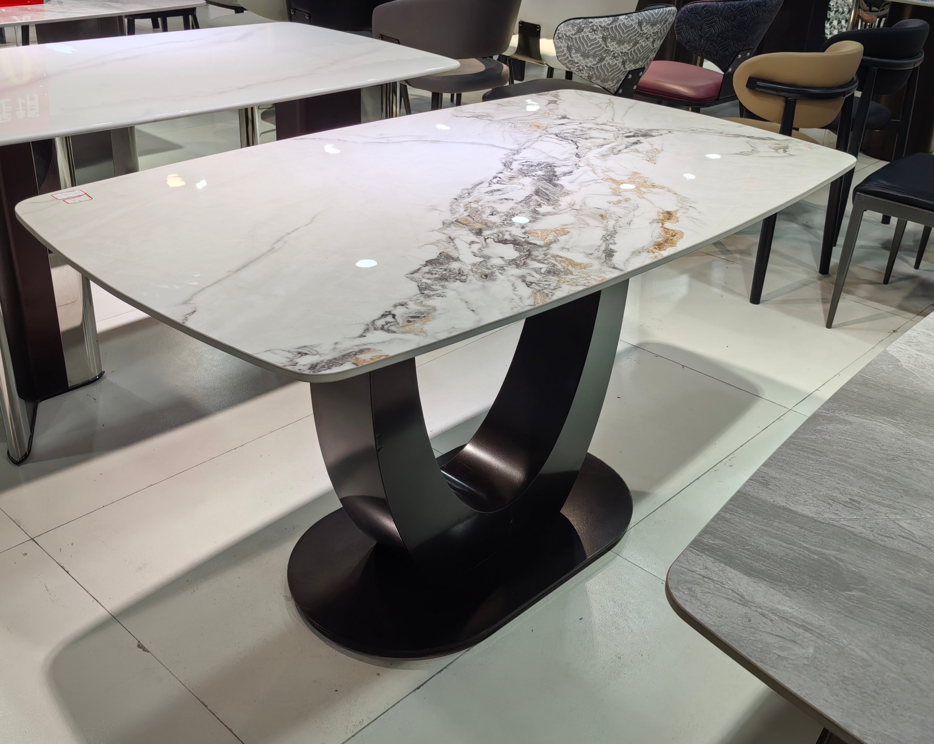 Dining Table Super Crystal Carbon Steel LKD110DTHX | LEUKHOME