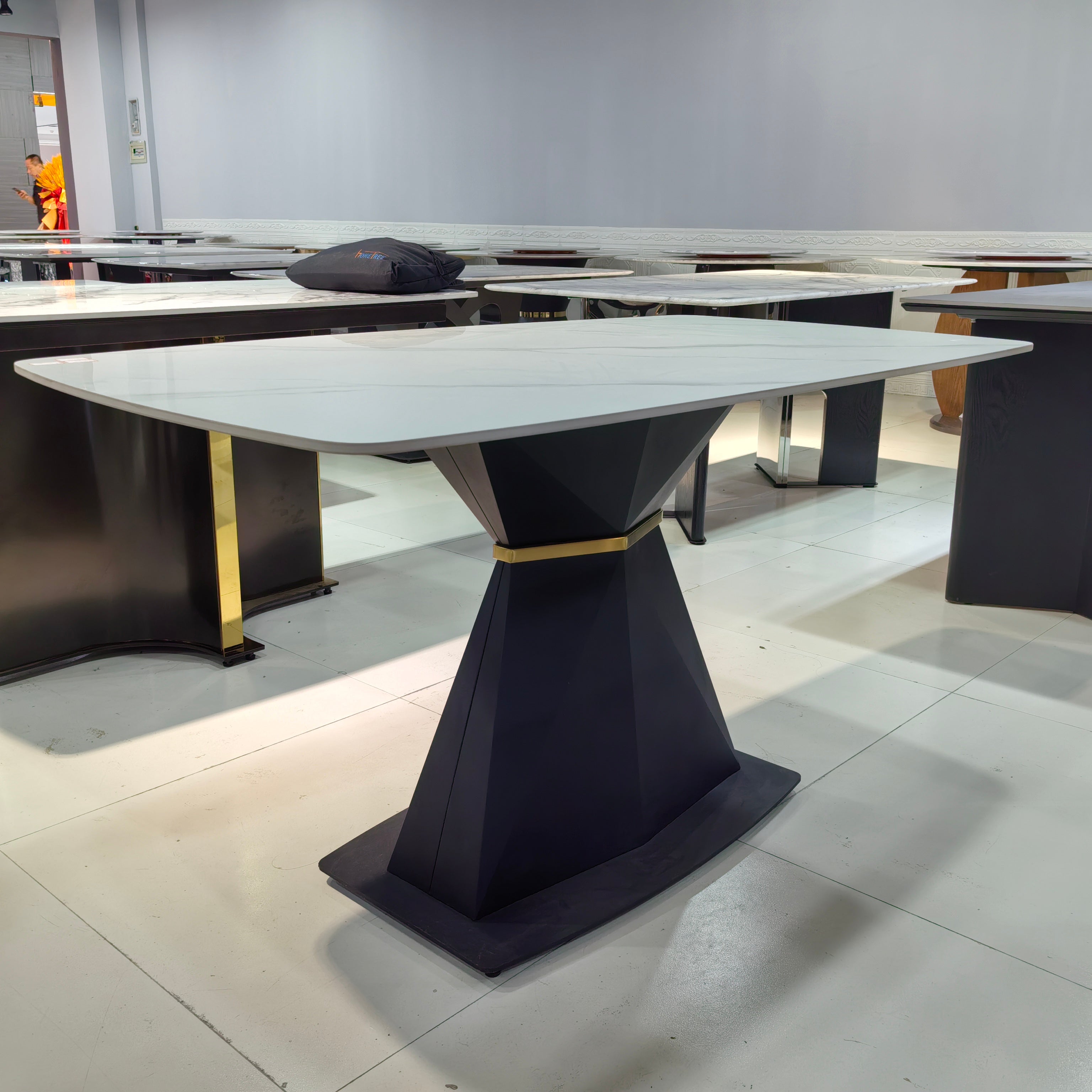 Dining Table Sintered Stone Carbon Steel LKD116DTHX | LEUKHOME
