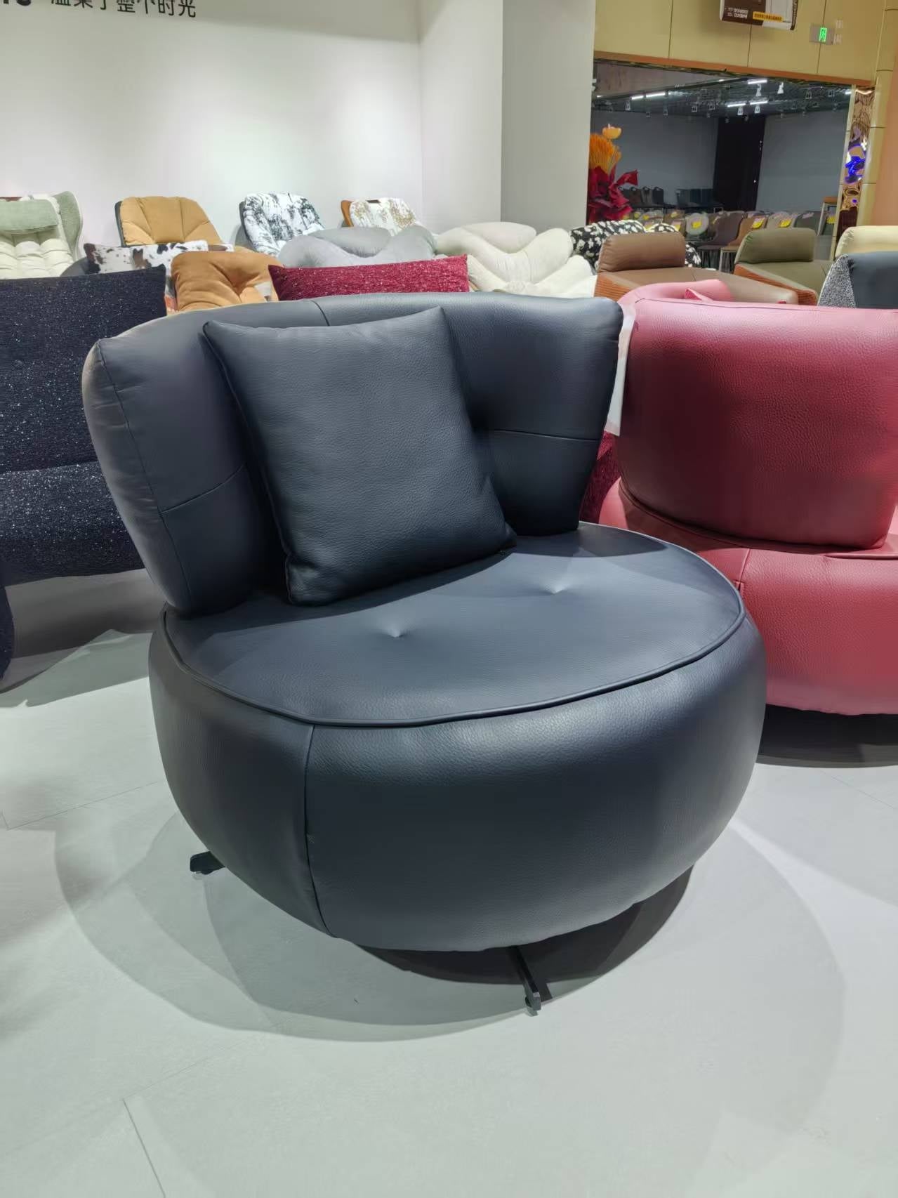 Armchair Black Leather LKX010ACSY | LEUKHOME