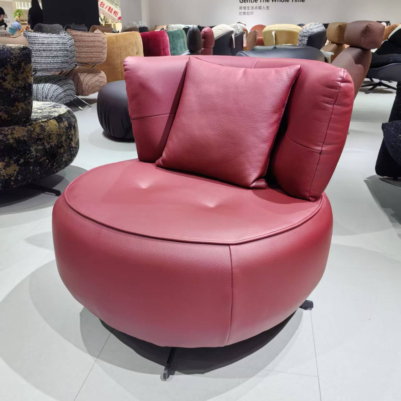 Armchair_Red_Leather_LKX011ACSY.jpg