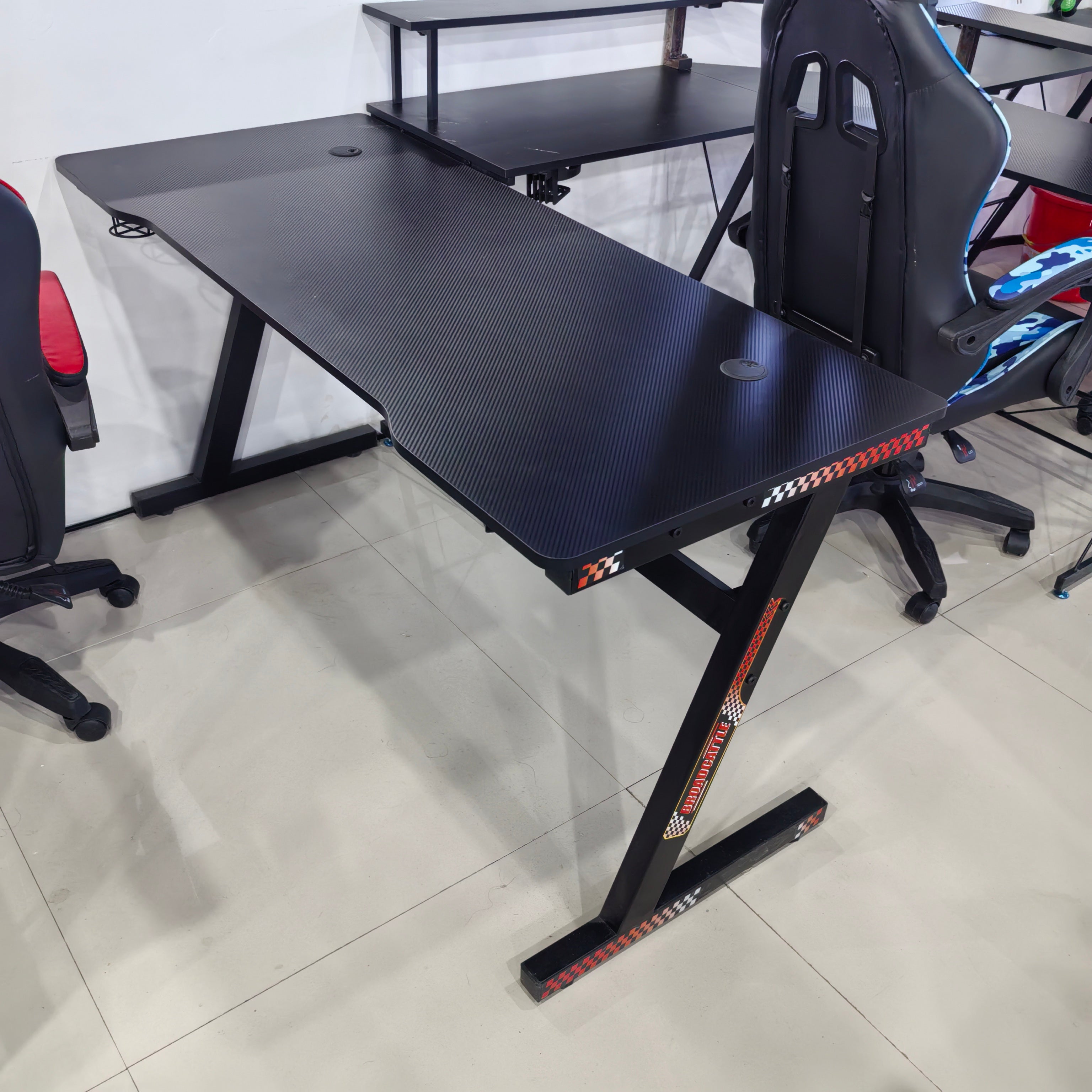 Gaming Table LKG028GTYN | LEUKHOME
