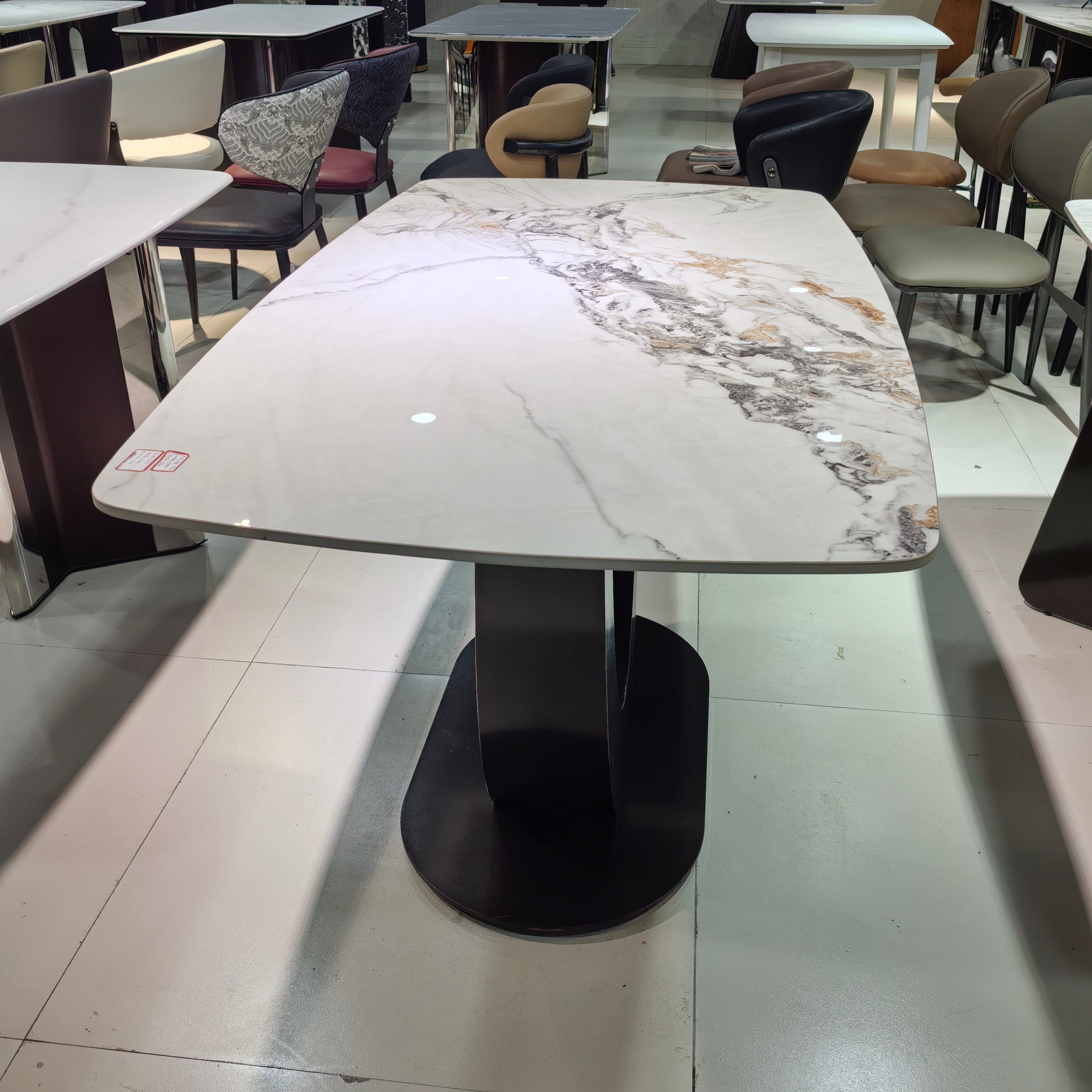 Dining Table Super Crystal Carbon Steel LKD110DTHX | LEUKHOME