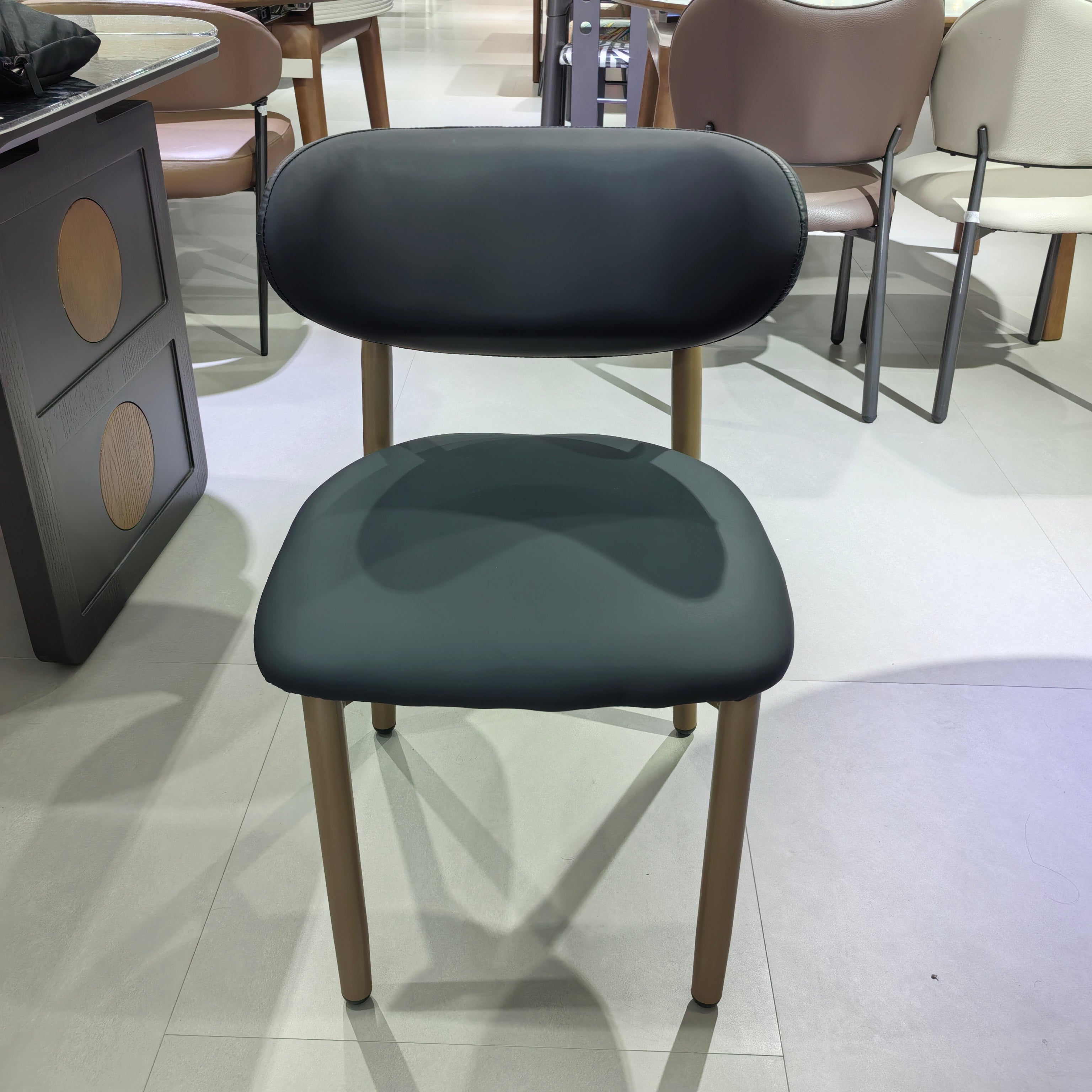 Обеденный стол PU (2 стула) LKD131DCSHYC | LEUKHOME