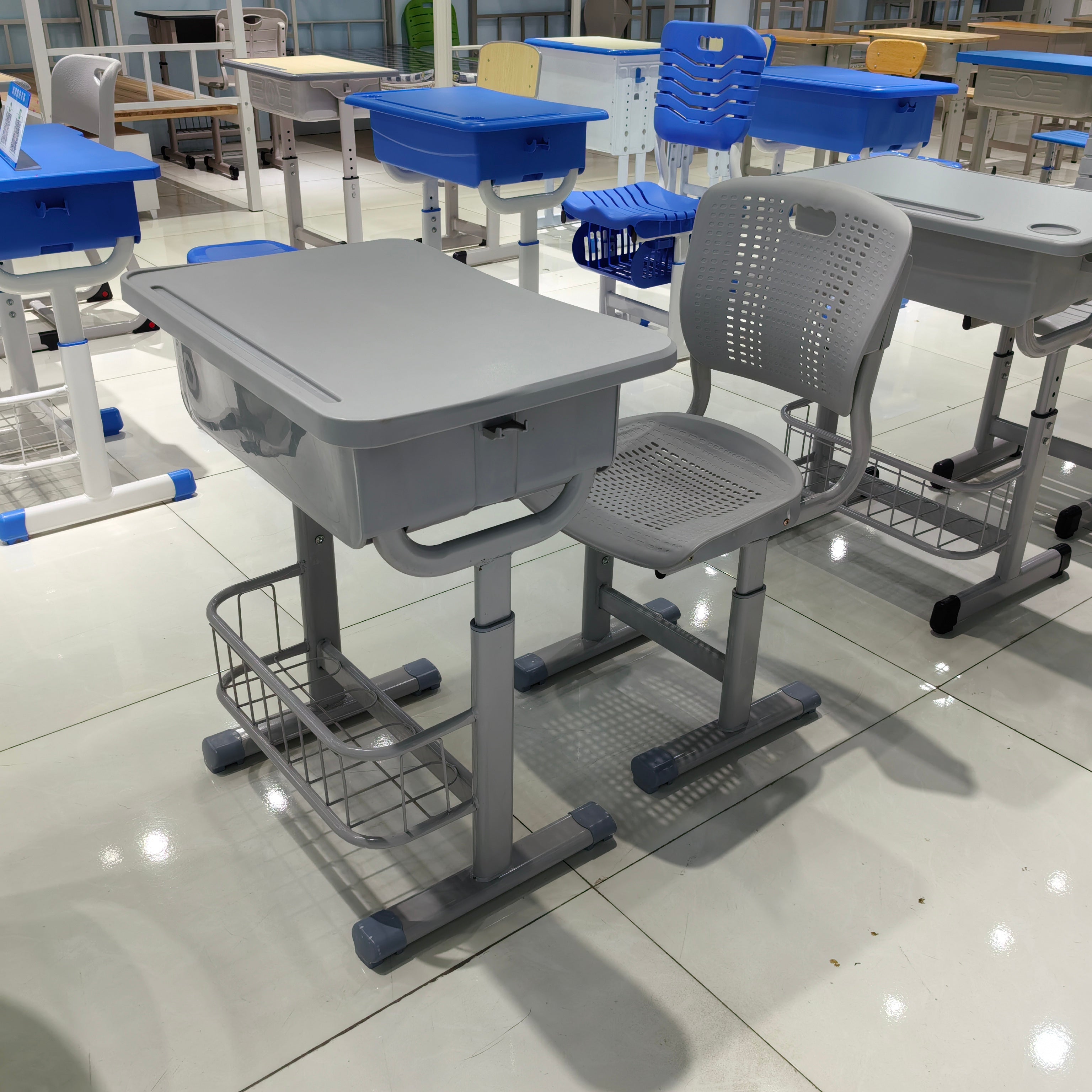 Single Desk and Chair, 1 Set (1 Table+1 Chair) LKS303DKTSL | LEUKHOME