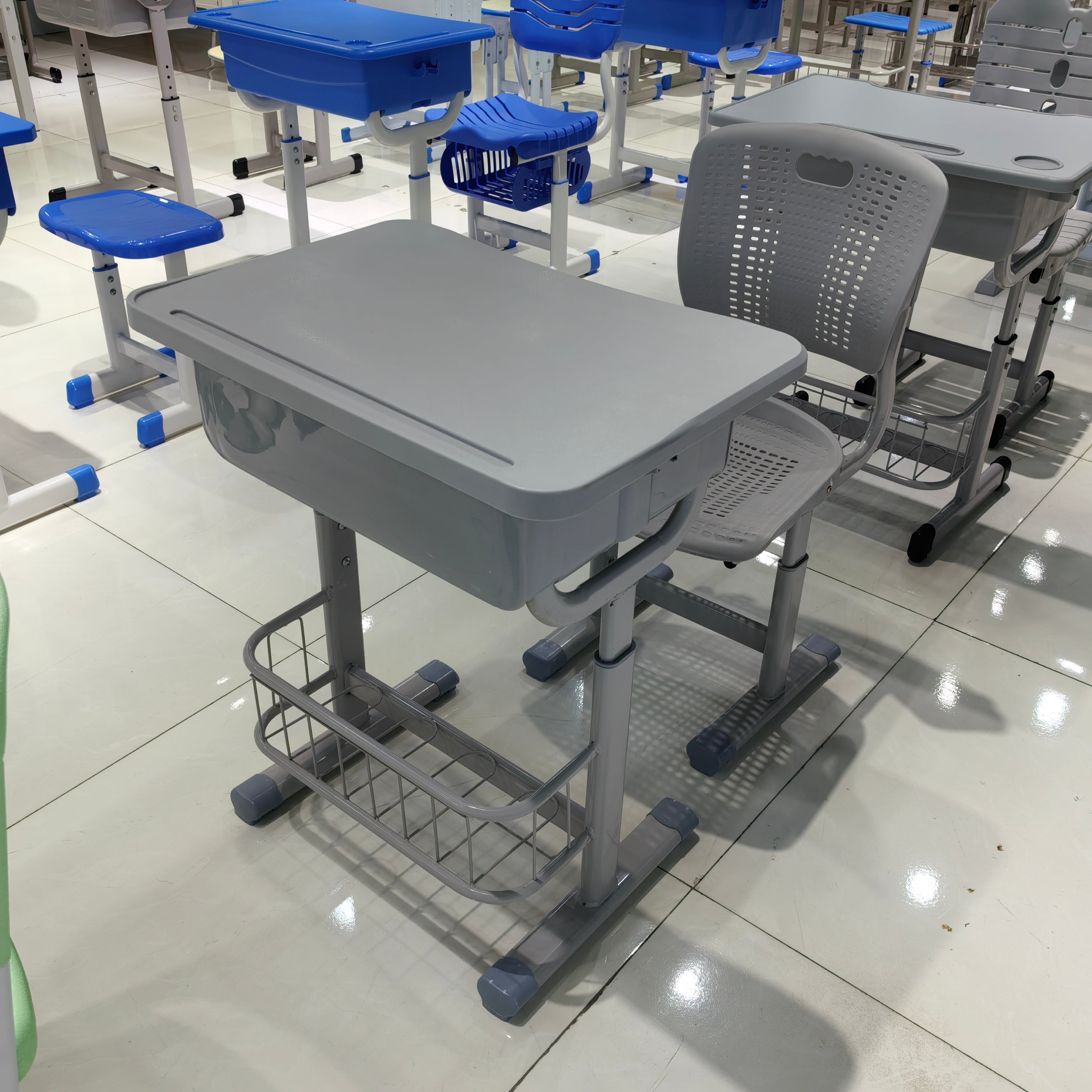 Single Desk and Chair, 1 Set (1 Table+1 Chair) LKS303DKTSL | LEUKHOME